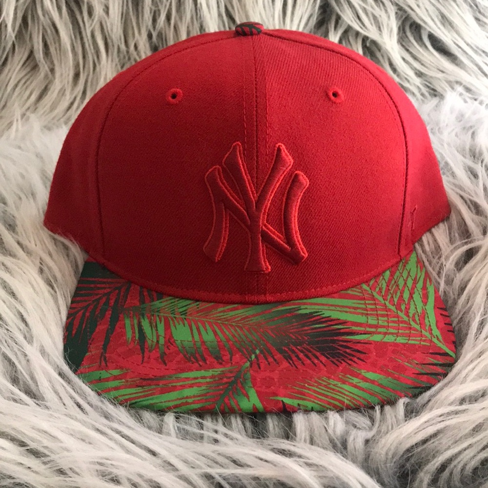 New York Yankees snap back hat